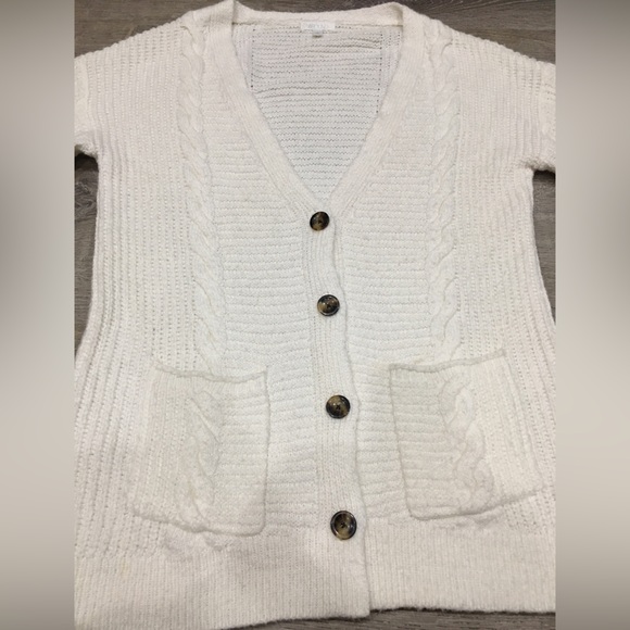 Abound. Oversized boyfriend cardigan. Knit. Cream. V-neck. Small. - Picture 4 of 9